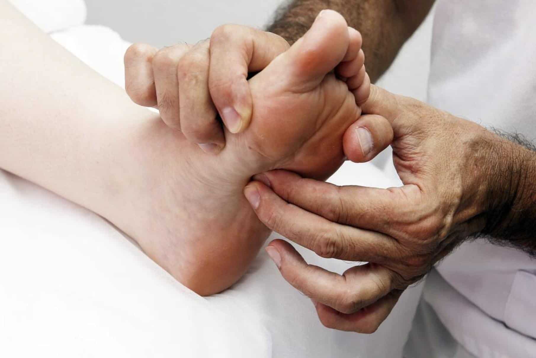 foot massage for Metatarsalgia